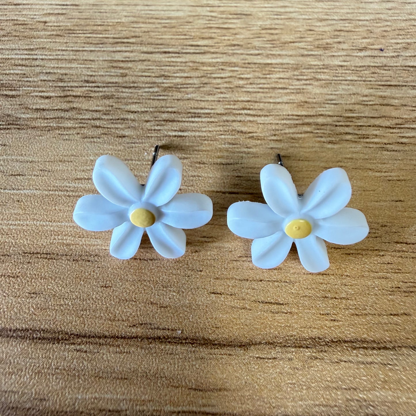 Daisy Earrings (studs)