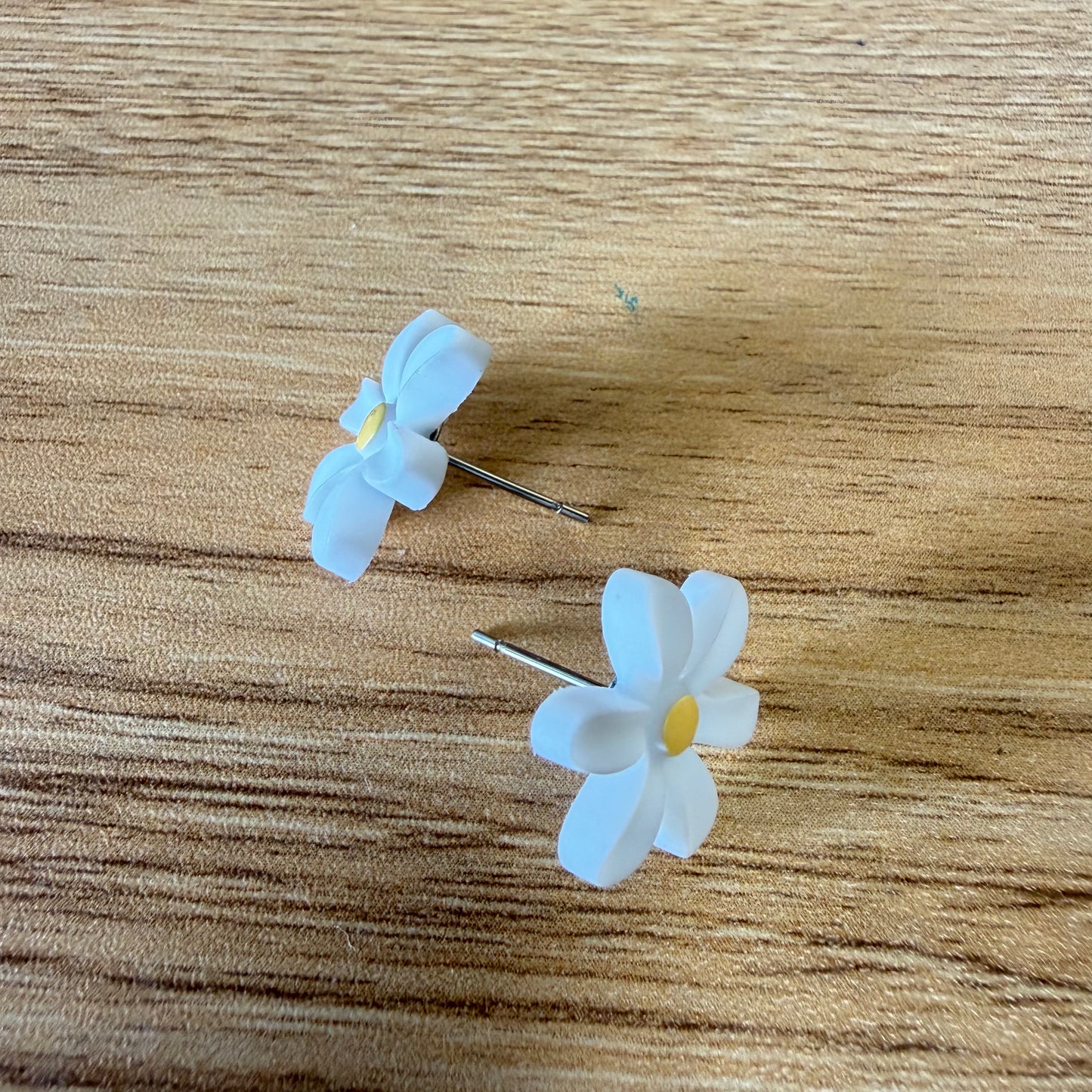 Daisy Earrings (studs)